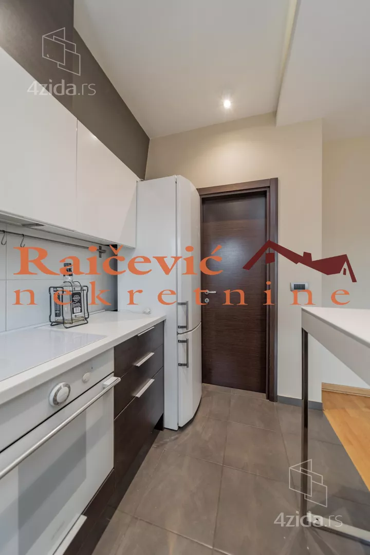 Petosoban stan | 4zida