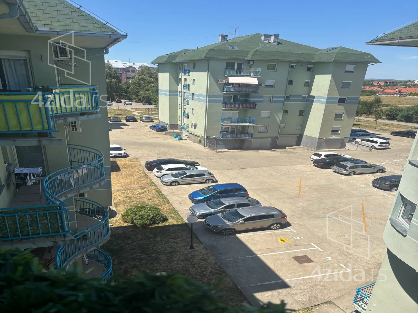 Šestosoban stan | 4zida