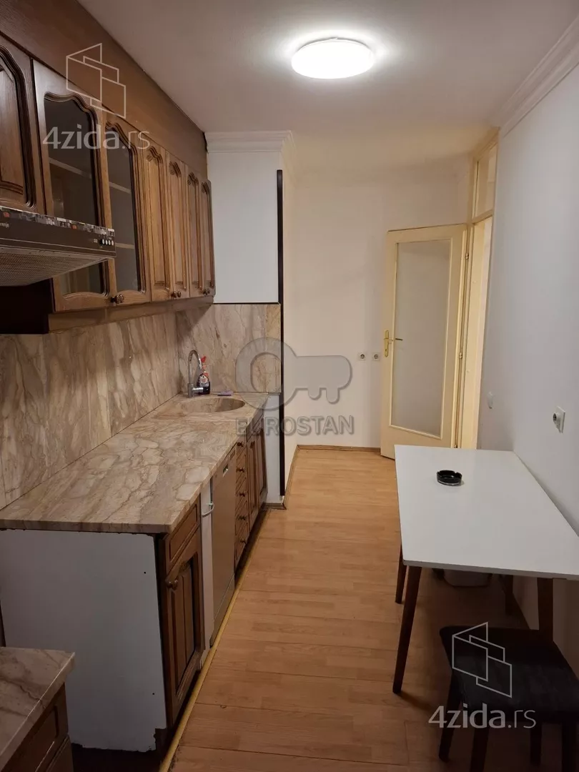 Četvoroiposoban stan | 4zida