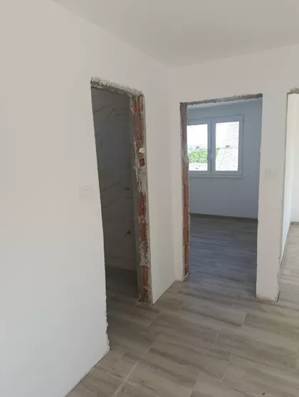 Nova Kolonija | 4zida.rs
