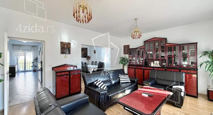 Četvorosoban stan | 4zida