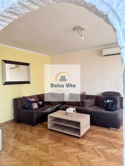 Darinke Radović | 4zida.rs