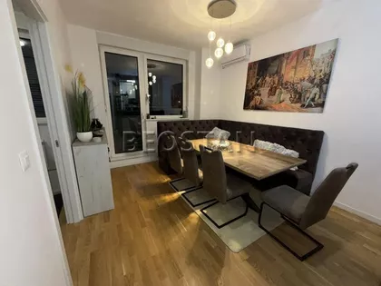 ŽIvka Davidovića | 4zida.rs