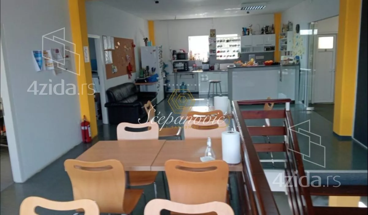 Poslovna zgrada | 4zida