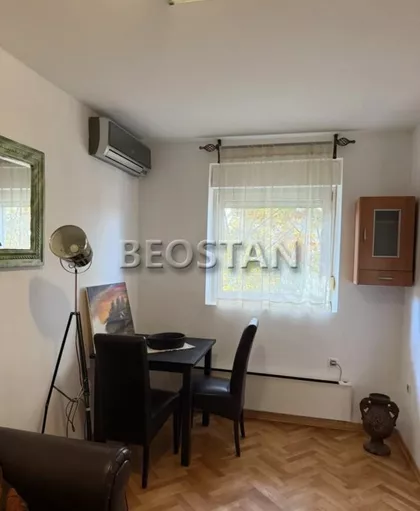 Karađorđev Trg | 4zida.rs