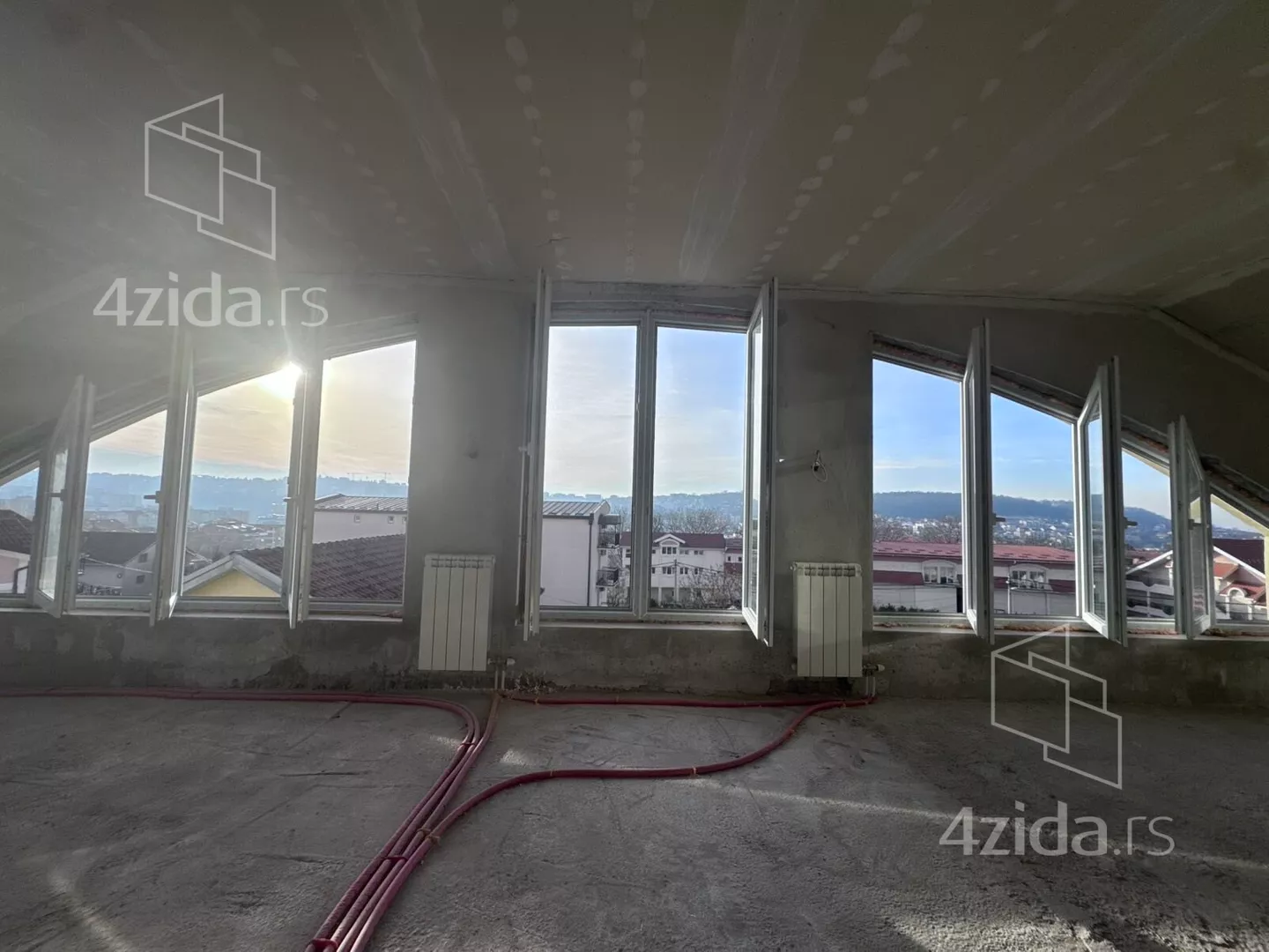 Troiposoban stan | 4zida