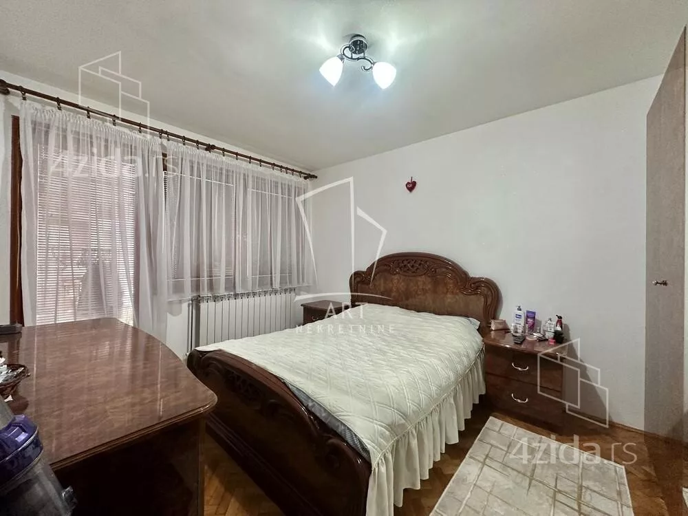 Petosoban stan | 4zida