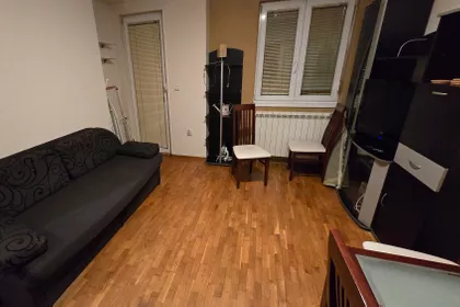 Autokomanda | 4zida.rs