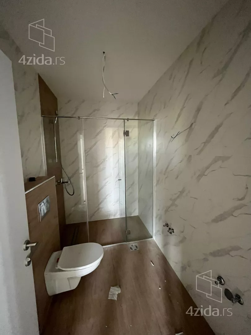 Četvoroiposoban stan | 4zida