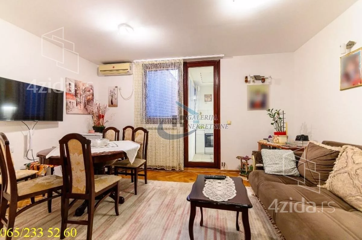 Dvoiposoban stan | 4zida