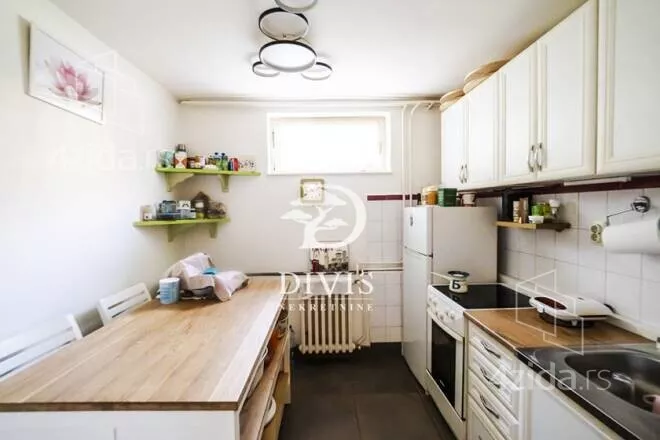 Četvoroiposoban stan | 4zida