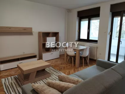 Petra Drapšina | 4zida.rs