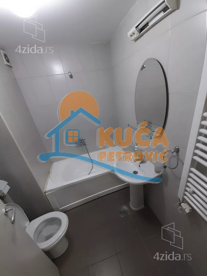 Lokal | 4zida