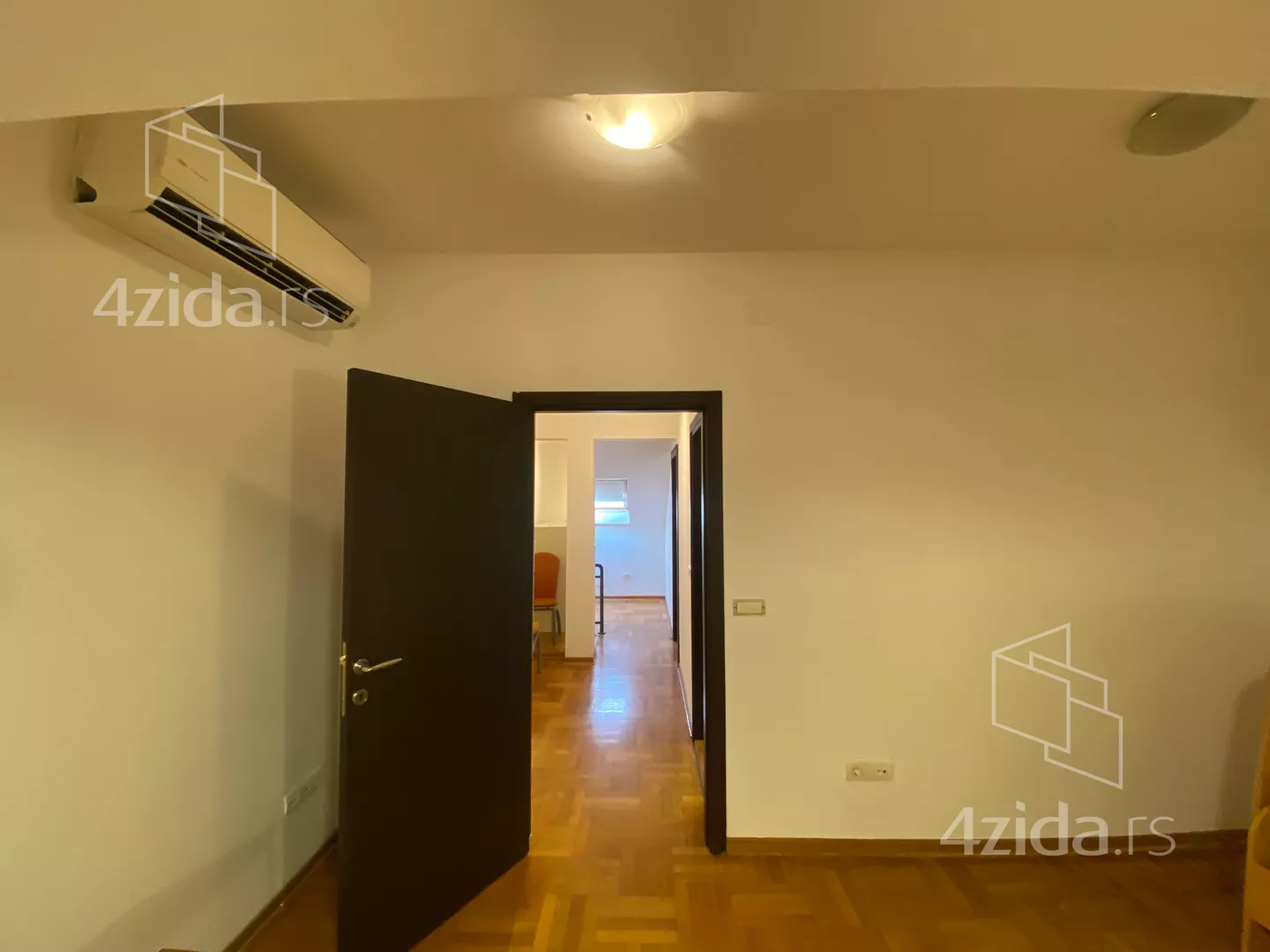 Četvoroiposoban stan | 4zida