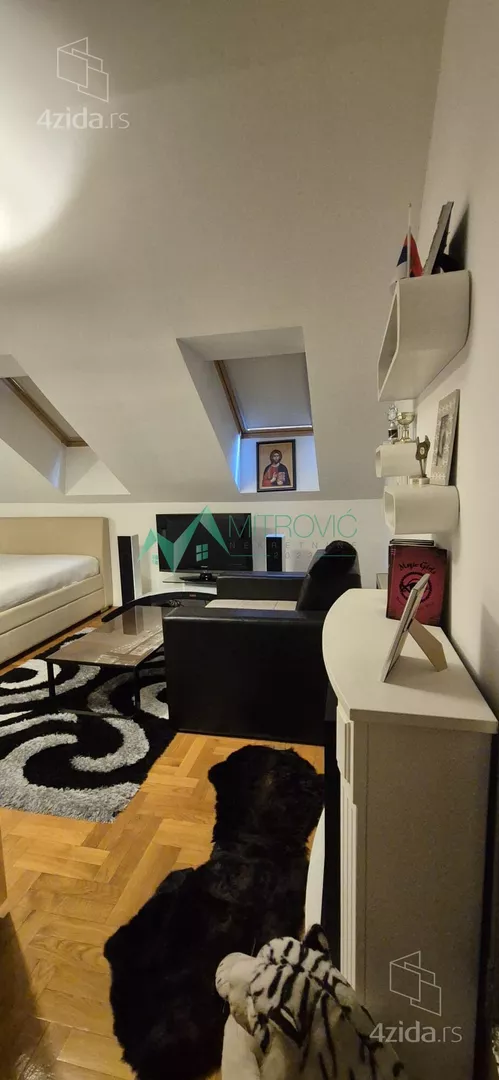 Četvoroiposoban stan | 4zida