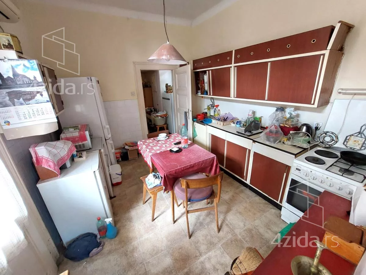 Četvoroiposoban stan | 4zida