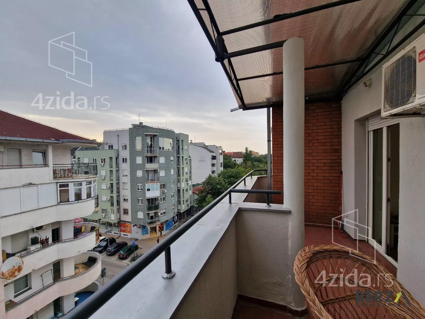 Jednoiposoban stan | 4zida