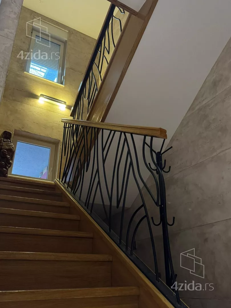 Četvoroiposoban stan | 4zida