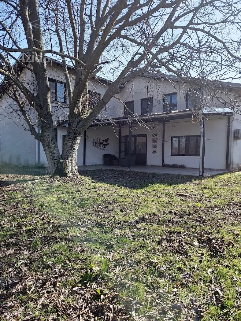 Poslovna zgrada | 4zida