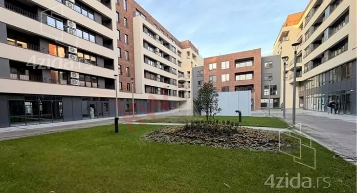 Petosoban stan | 4zida