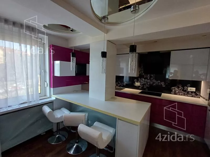 Petosoban stan | 4zida