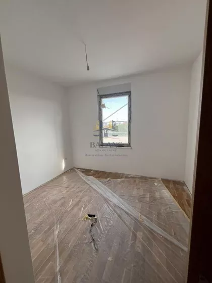 Stari Banovci | 4zida.rs