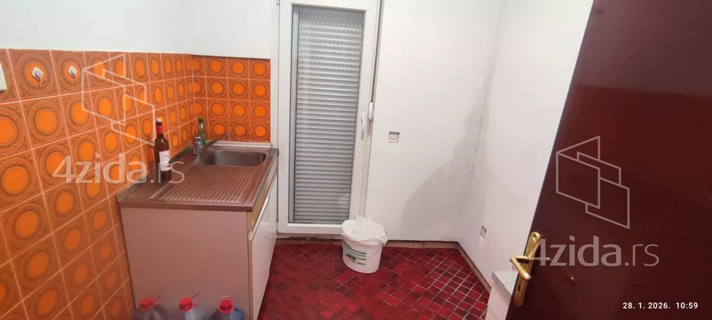 Četvoroiposoban stan | 4zida