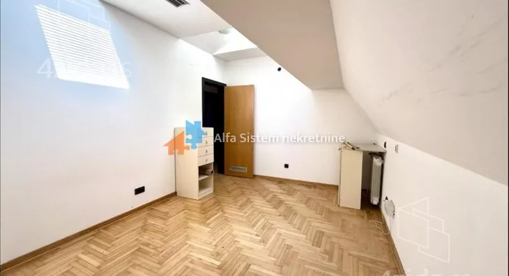 Šestosoban stan | 4zida