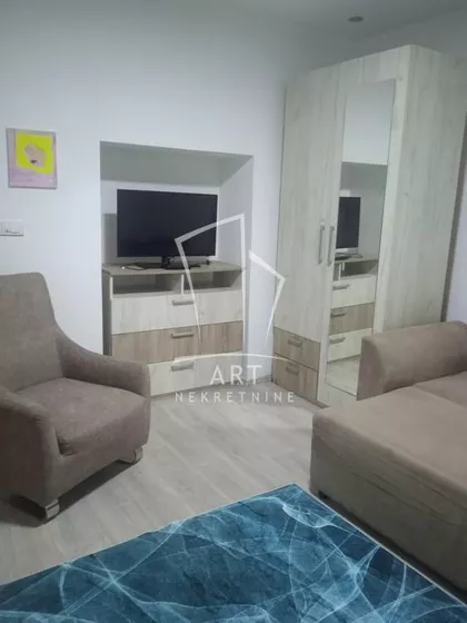 22. oktobra | 4zida.rs