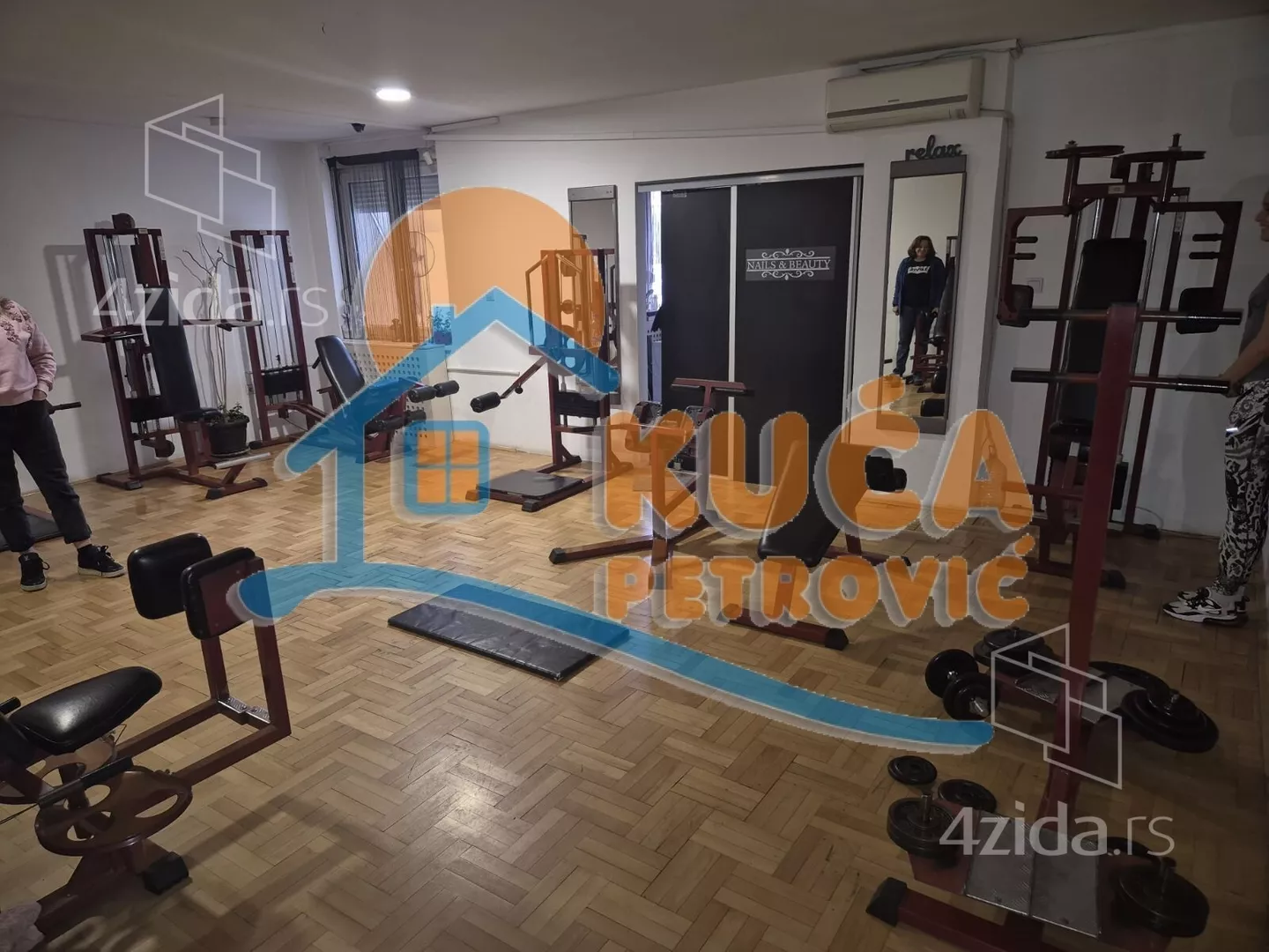 Lokal | 4zida