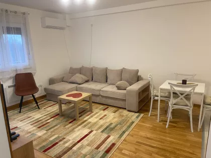 Višnjička 115M | 4zida.rs