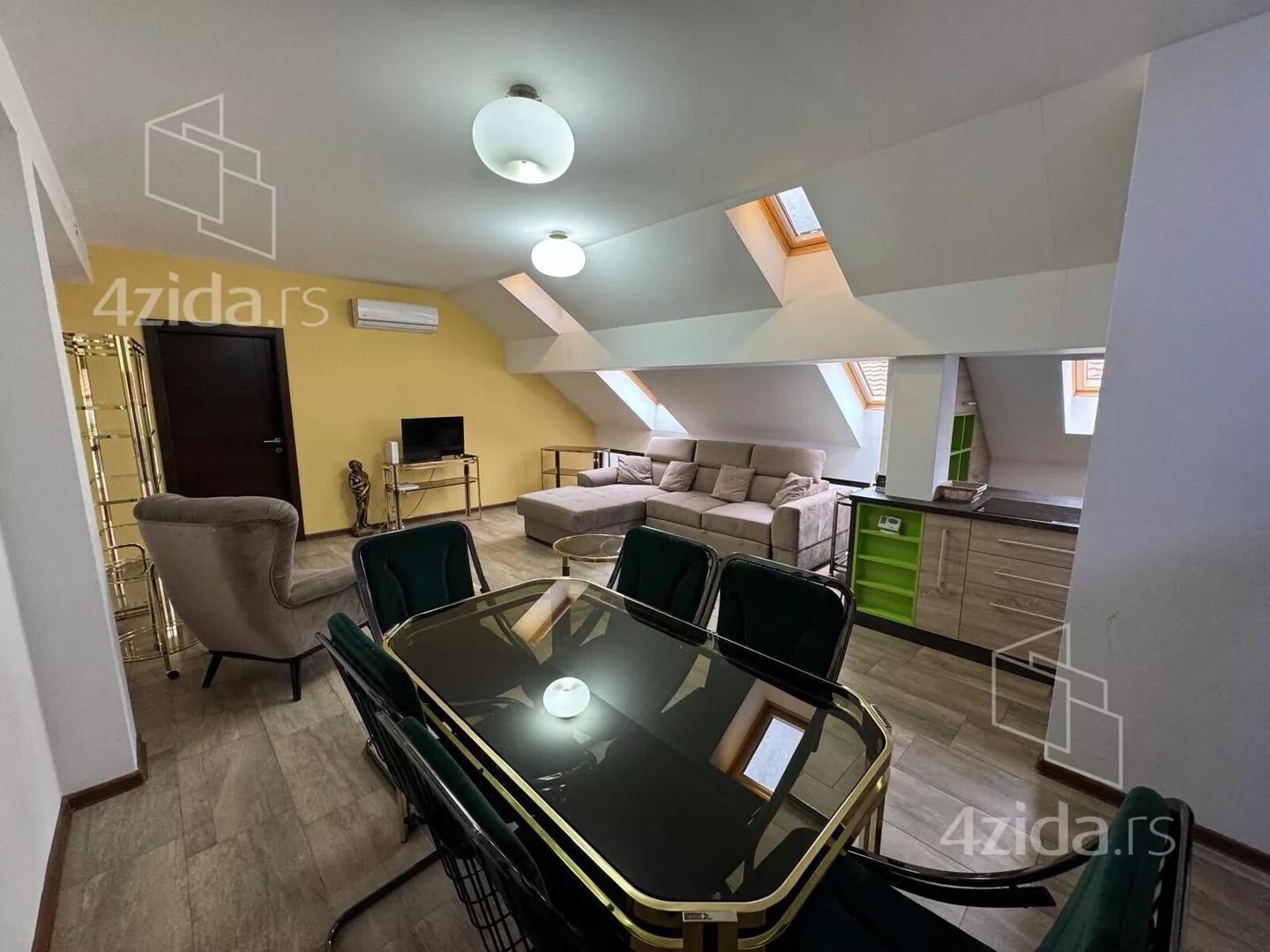 Dvoiposoban stan | 4zida