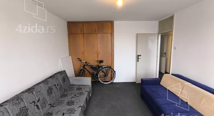 Četvoroiposoban stan | 4zida