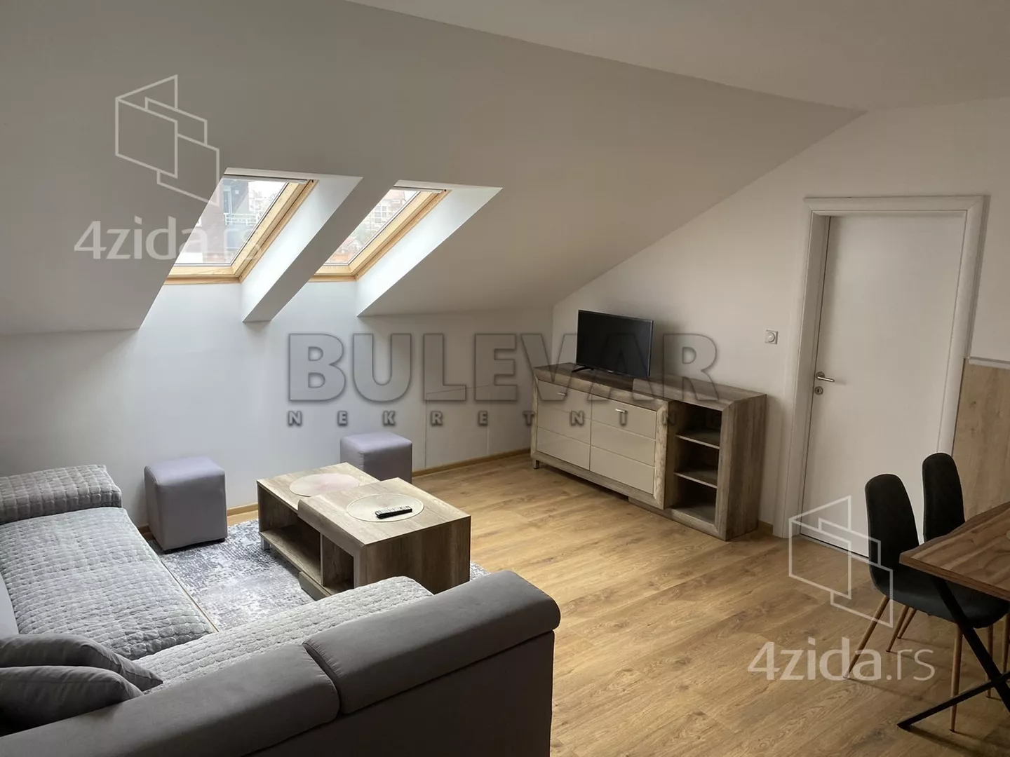 Dvoiposoban stan | 4zida