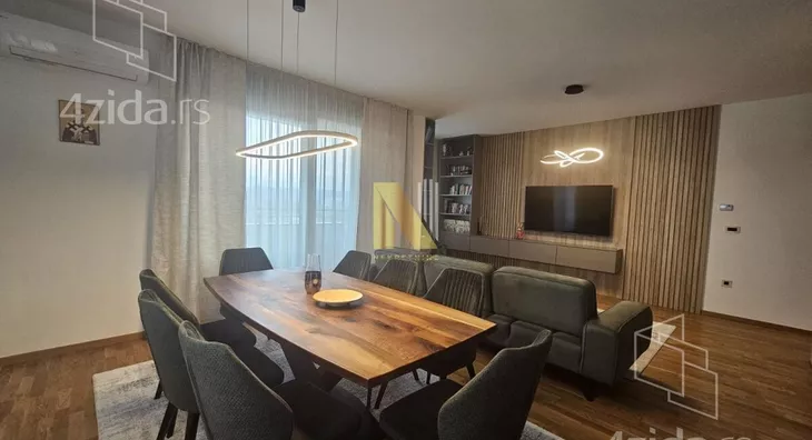 Četvoroiposoban stan | 4zida