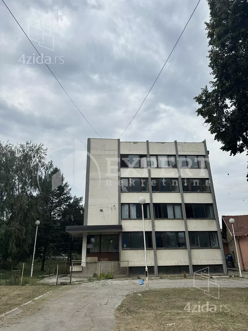 Lokal | 4zida