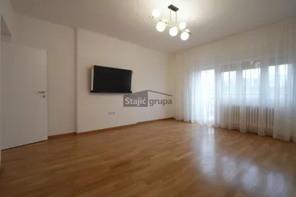 Džona Kenedija | 4zida.rs