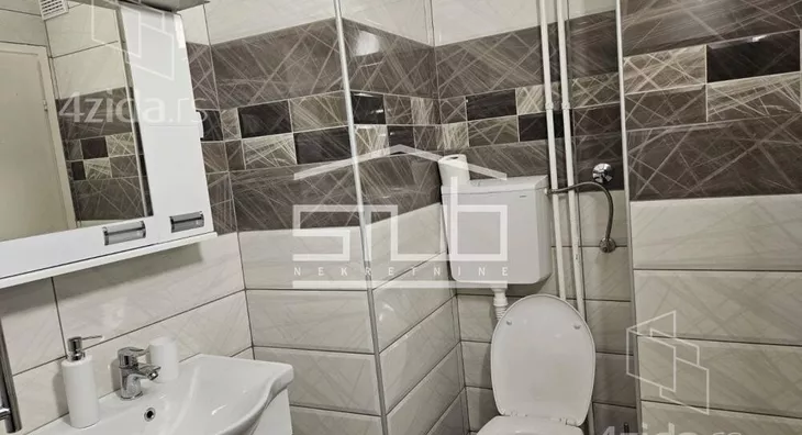 Četvoroiposoban stan | 4zida
