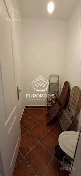 Četvoroiposoban stan | 4zida
