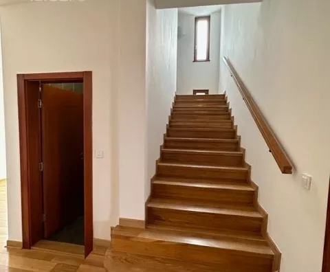 5-etažna kuća | 4zida