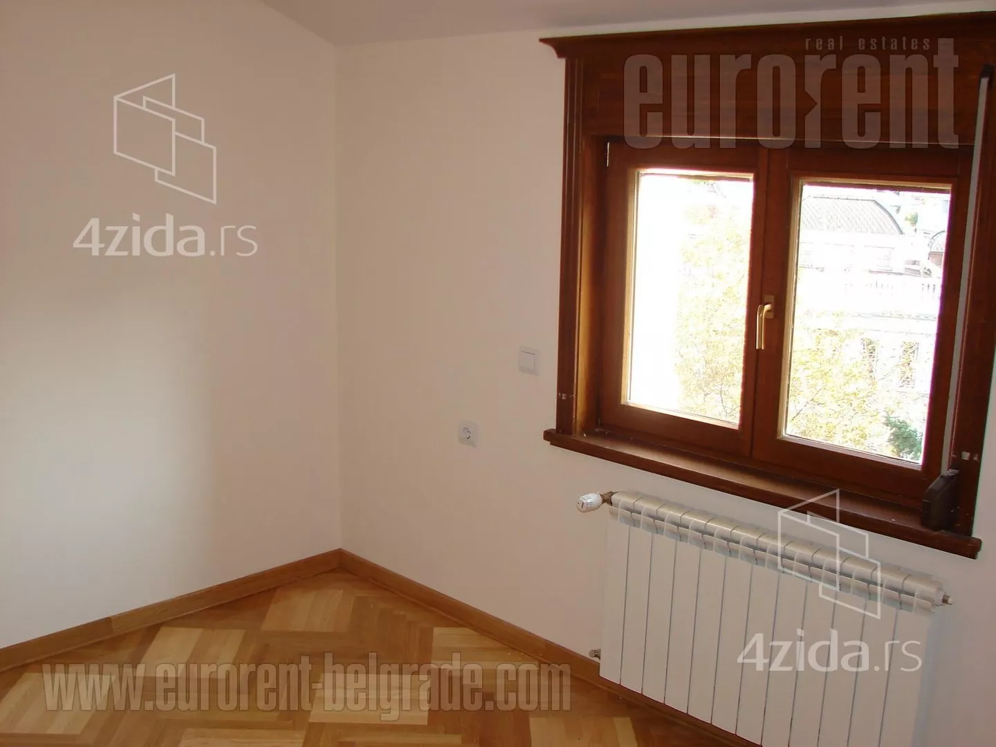 Šestoiposoban stan | 4zida