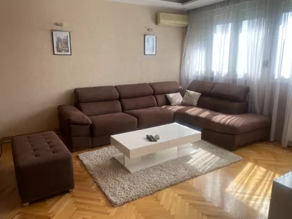 Meštrovićeva 30 | 4zida.rs