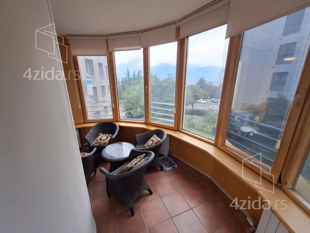 Petosoban stan | 4zida