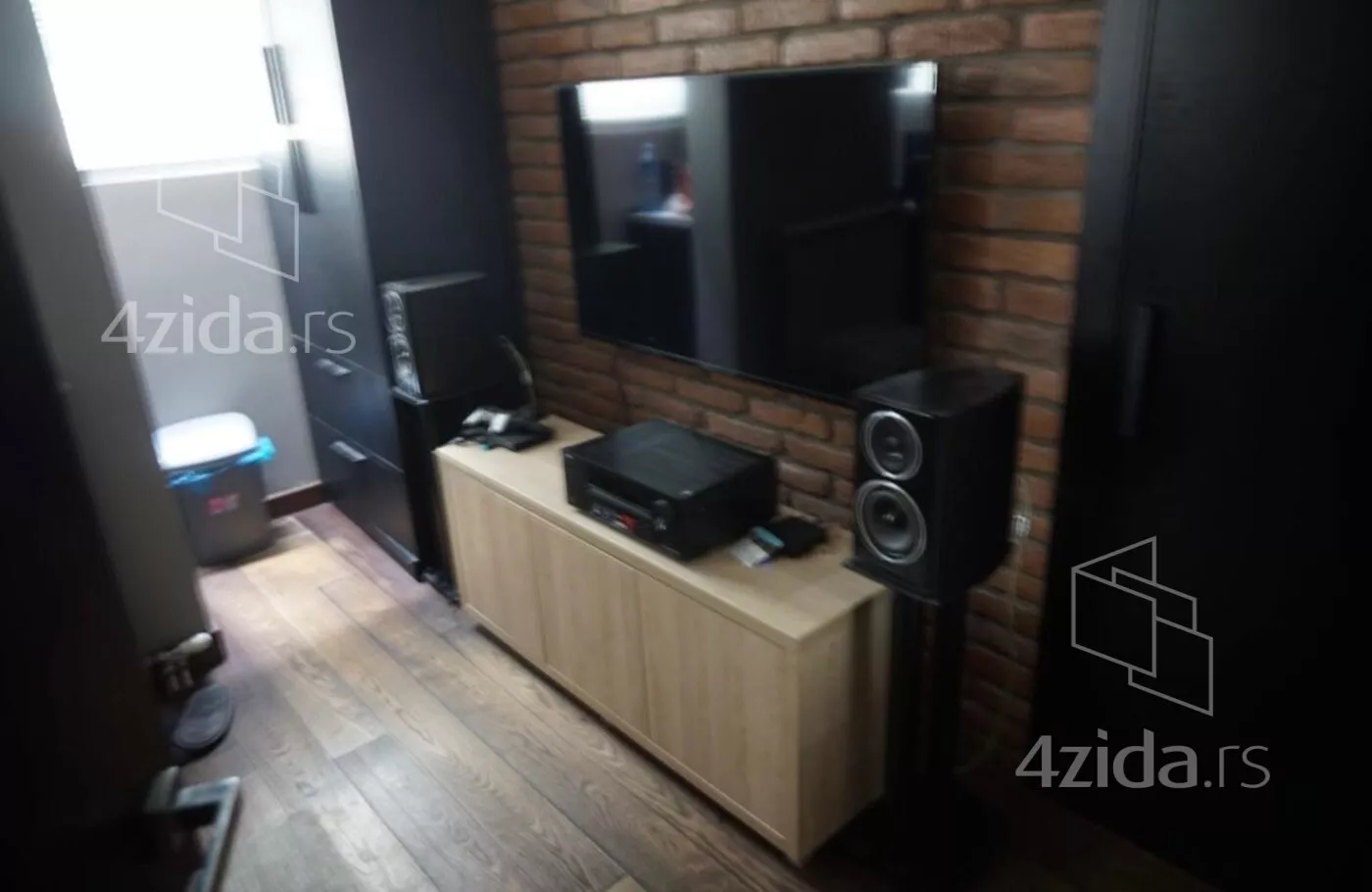 Petosoban stan | 4zida