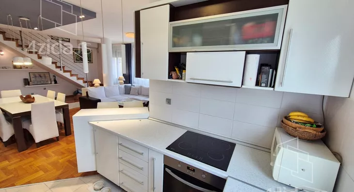 Šestosoban stan | 4zida