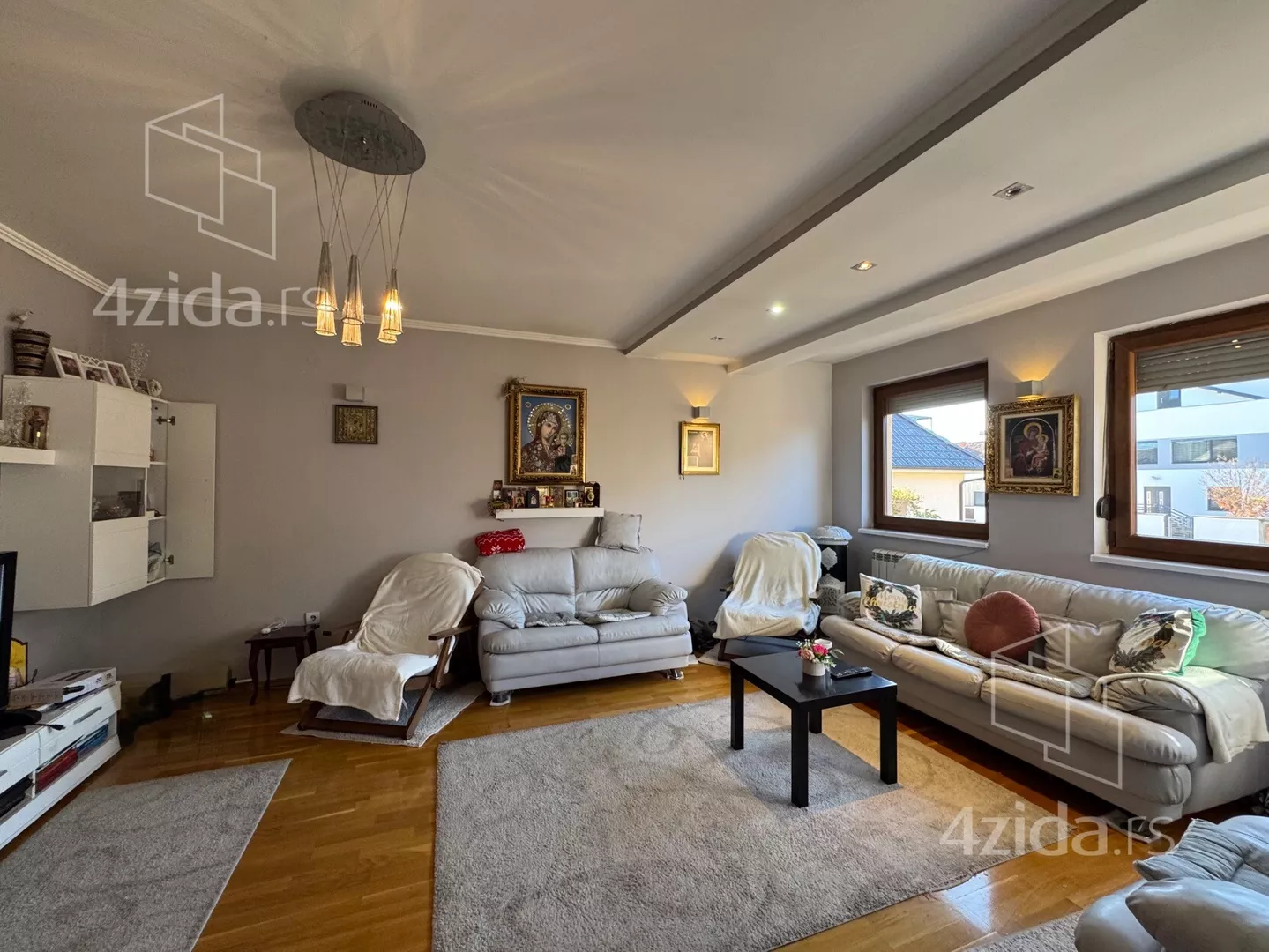 Petoiposoban stan | 4zida