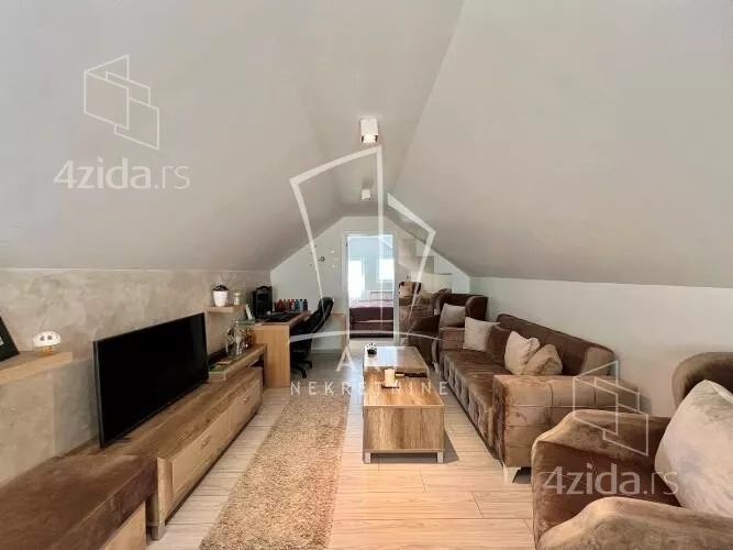 3-etažna kuća | 4zida