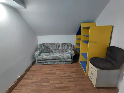 Milana Uzelca | 4zida.rs