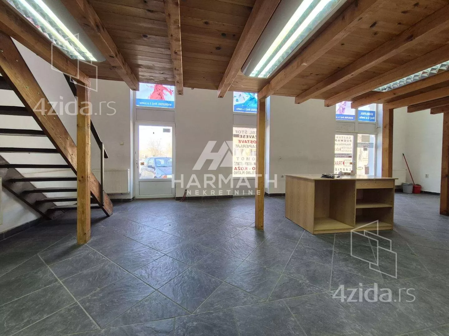 Poslovni prostor | 4zida