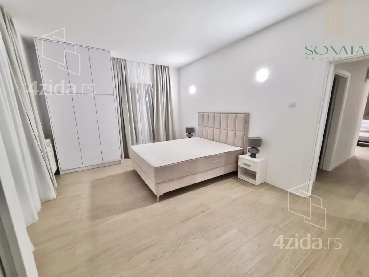 Šestosoban stan | 4zida